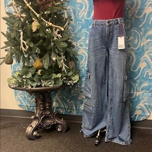 NWT BDG Denim Wide Leg Jeans with Cargo Pockets